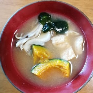 かぼちゃ入り★舞茸と油揚げとわかめのお味噌汁